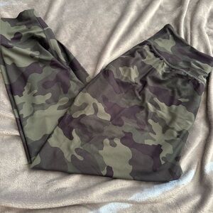 Old Navy Camo Joggers Large Petite Green